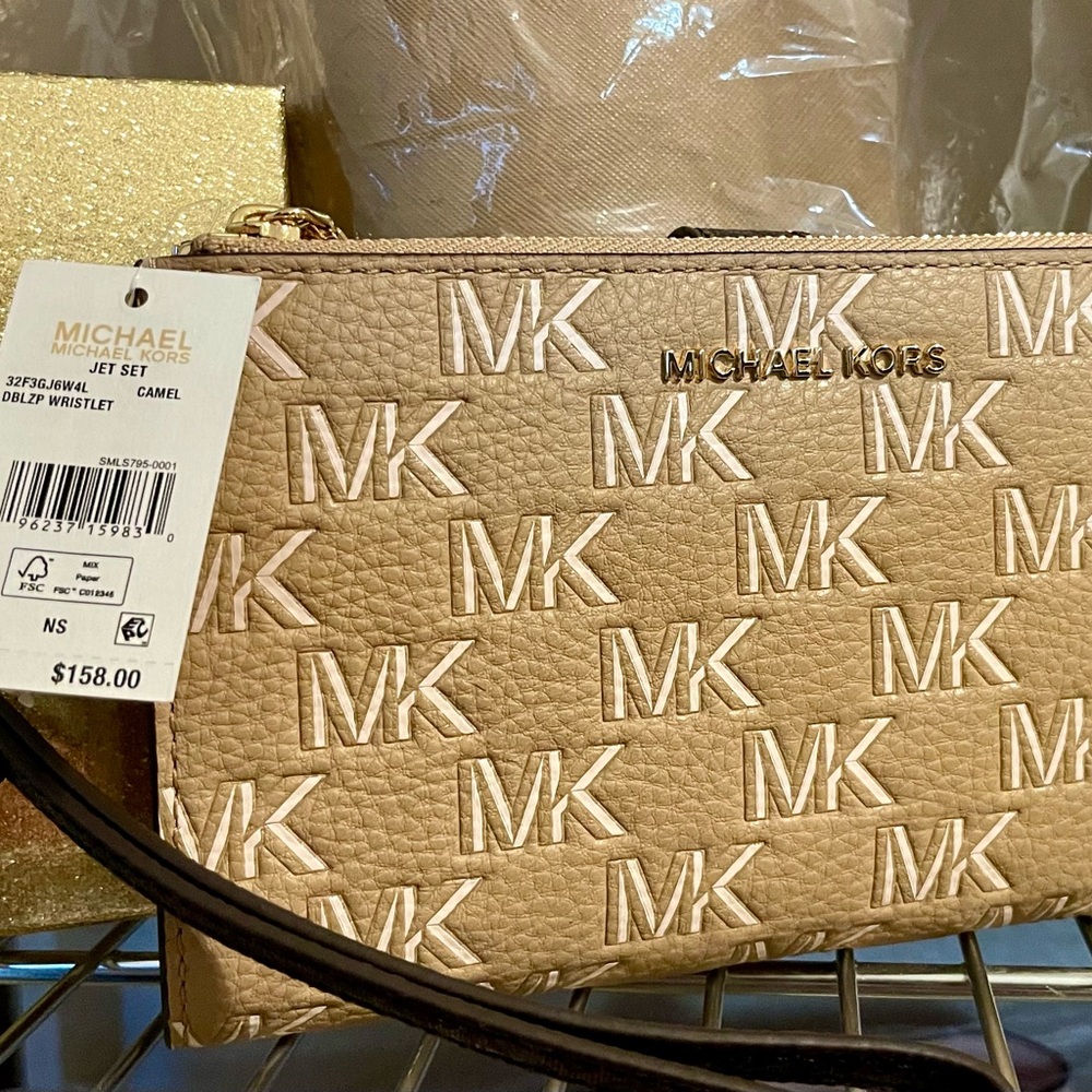 Michael Kors Jet Set Wristlet Phone wallet camel tan NWTs double zip card slots